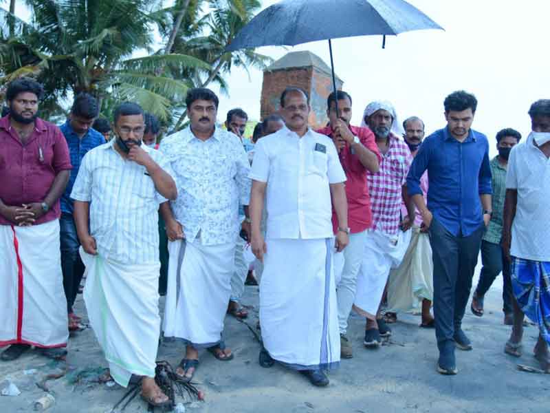 Expert study soon to protect the garden lighthouse at Shakthikulangara bend